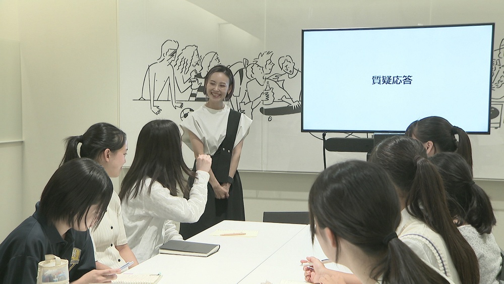 生徒ら“親しみやすかった”　女子中高生らが女性管理職と交流する職場訪問ツアー
