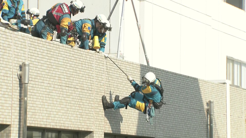 応援部隊受け入れに特化した訓練は全国初　東北の３県警と千葉県警が合同救助訓練