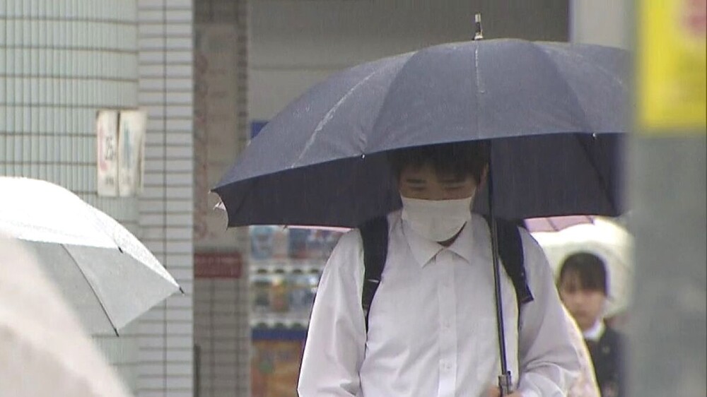 今夜にかけ激しい雨の恐れ　土砂災害などに注意