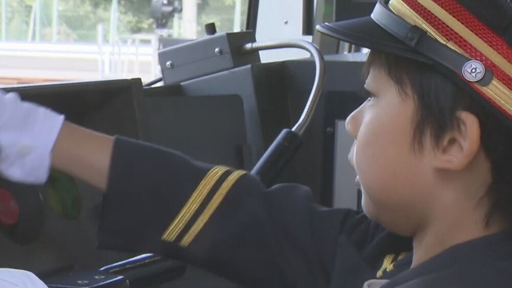 小学生が本物の電車を運転　千葉県印西市