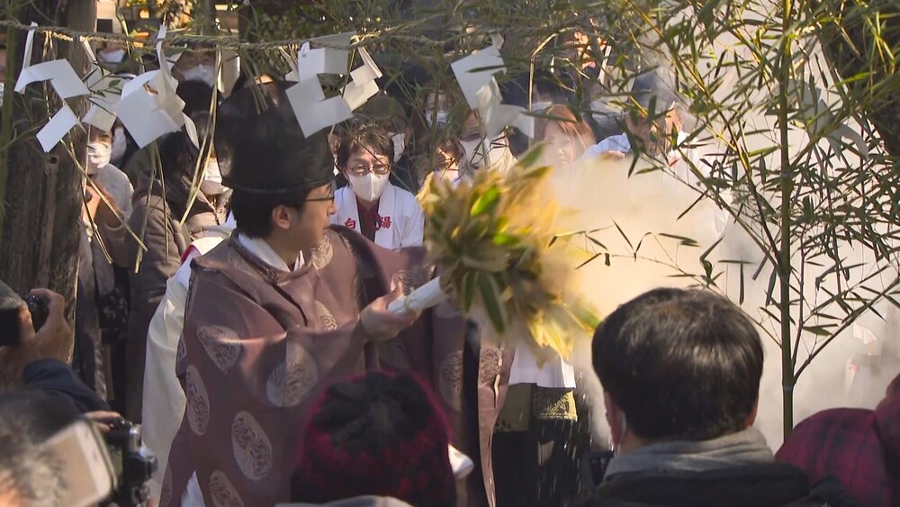 湯を浴び無病息災祈る 市川市の白幡天神社で湯の花祭り 