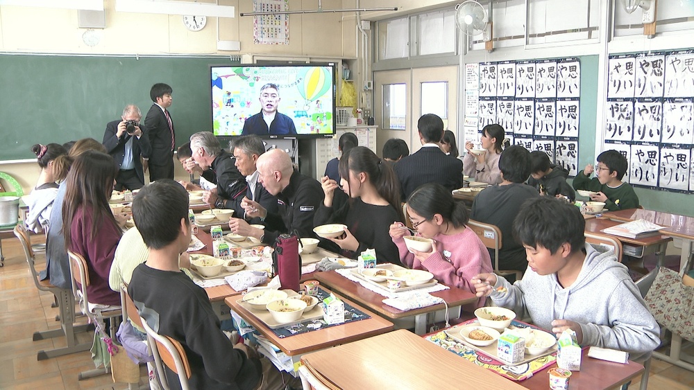 環境に優しい有機農業の新米を給食に提供　児童と地元の生産者らが交流　木更津市