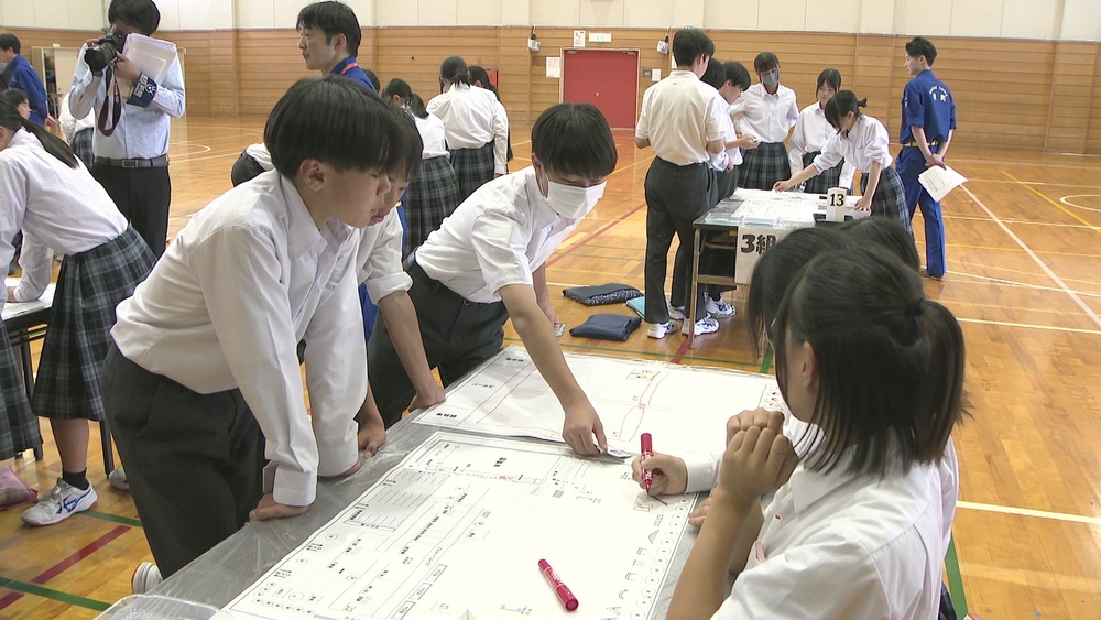 千葉県栄町で“避難所運営ゲーム体験会”　町唯一の中学校生徒に災害時の協力促す