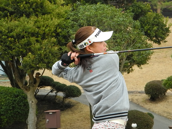 牧野裕のEnjoy Golf～スピンをかけるアプローチショットについて