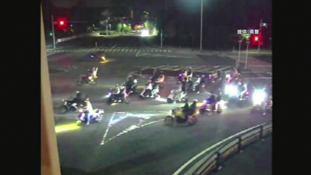 「誕生日を祝うツーリングだった」　バイクで集団暴走した疑いで少年ら５７人摘発