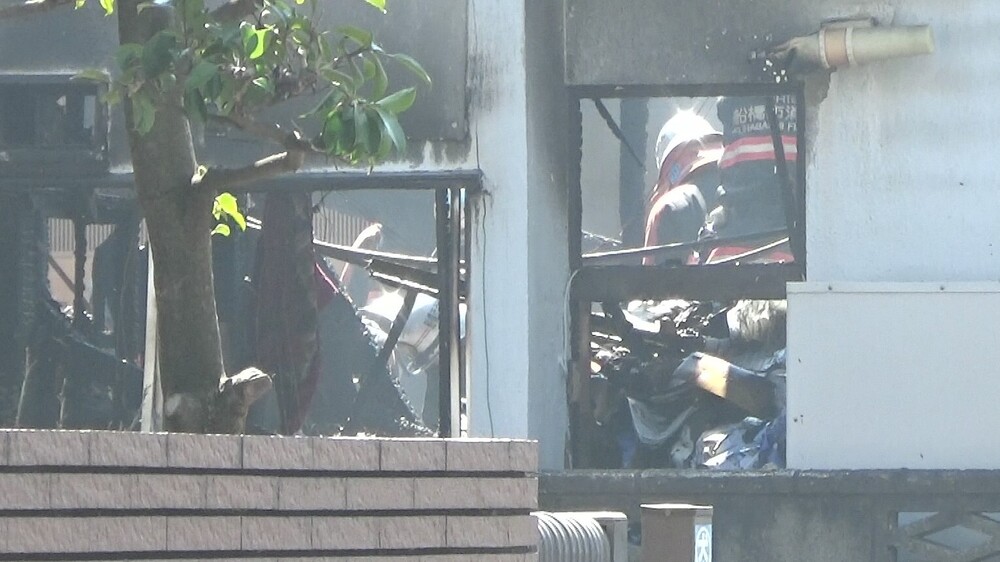 千葉県船橋市で住宅火災 焼け跡から２人の遺体 住民２人と連絡取れず