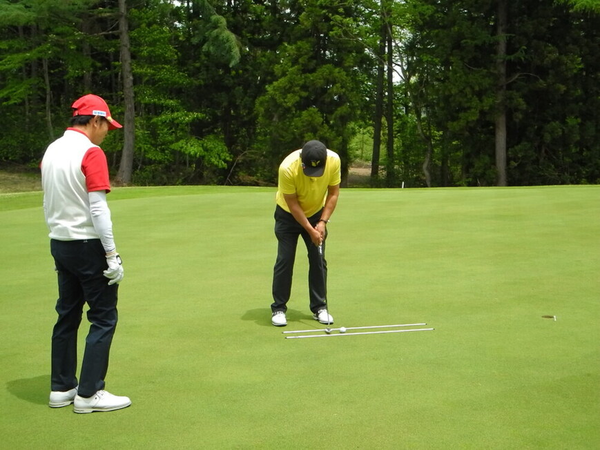 牧野裕のEnjoy Golf～登りのフックラインのパットについてアドバイス～