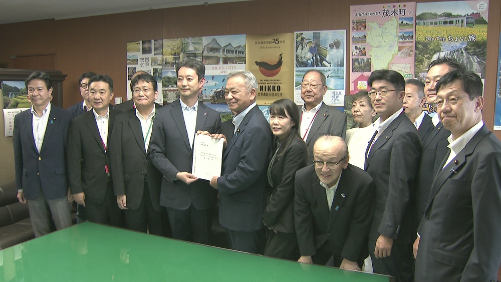 北千葉道路や新湾岸道路などの整備促進を求める要望書　千葉県と１１市が国に提出