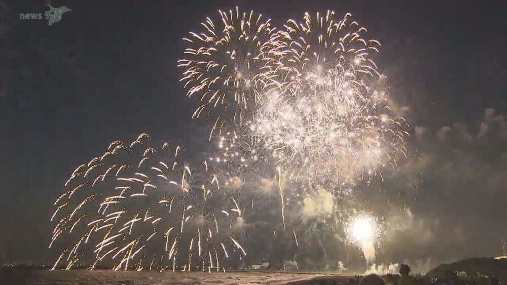 千葉市民花火大会 砂浜に車いす用の観覧席設置