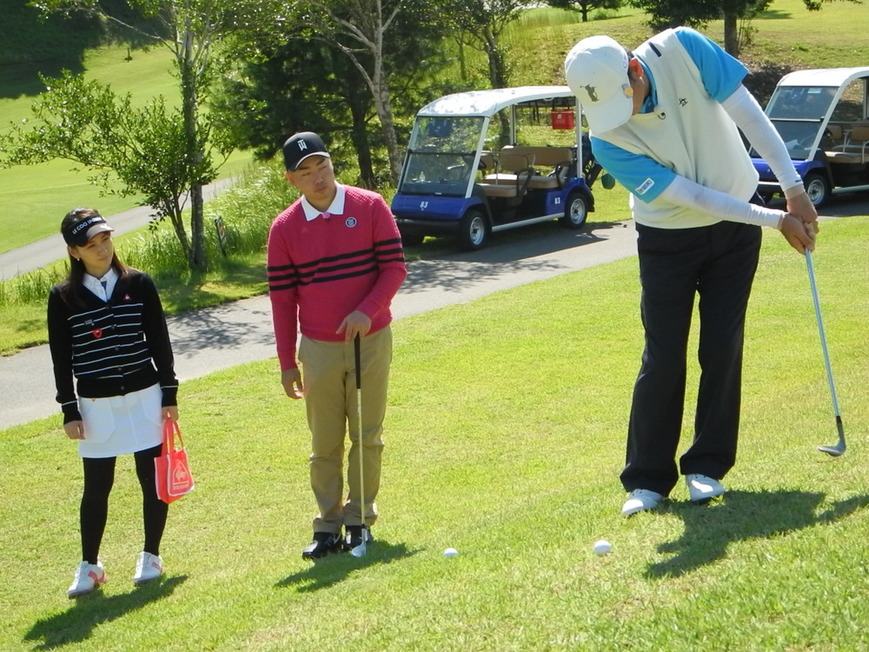 牧野裕のEnjoy Golf～芝の薄いライからのアプローチについて