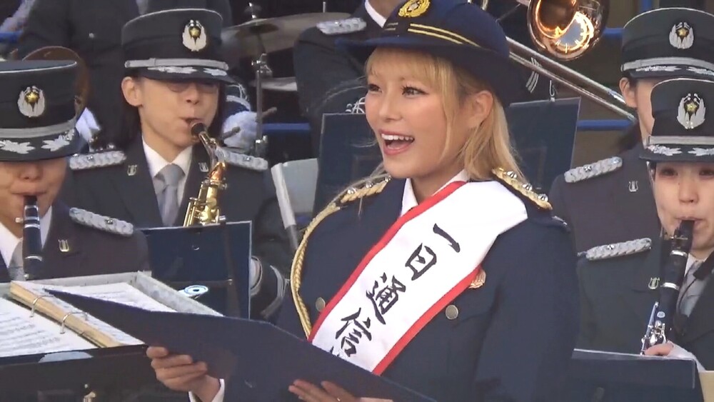知性派ギャルモデルの湯上響花さん　“１１０番の適切な利用を”