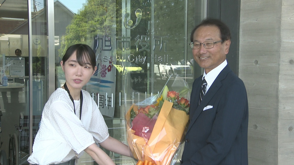 「引き続きチーム旭で」　千葉県旭市・米本市長が再選後の初登庁