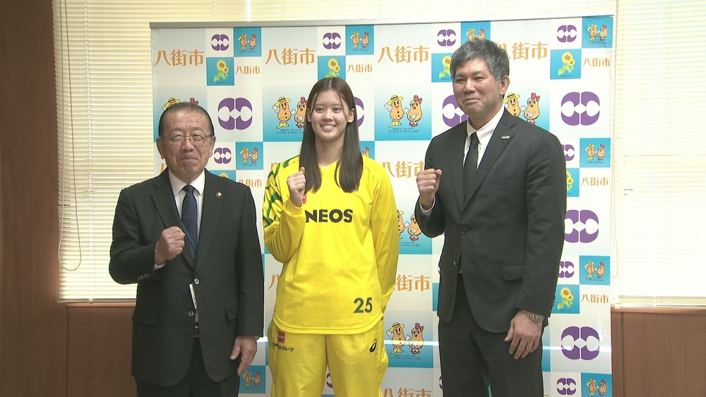 女子バスケＥＮＥＯＳ山下選手　地元・千葉県八街市訪問　今後の意気込み語る