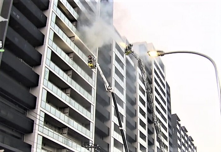 千葉市幕張の18階建てマンションで火災 住民避難など一時騒然