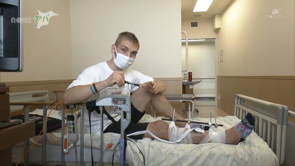 ロシア軍の砲撃で負傷したウクライナ人男性 千葉大病院に