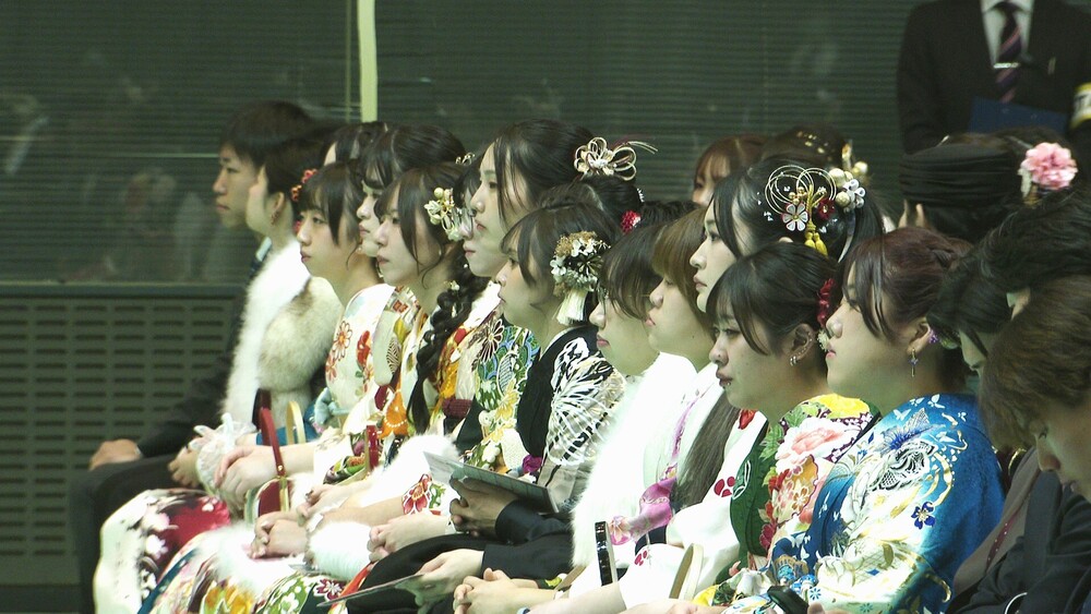 千葉市「二十歳のつどい」　再会喜ぶ若者たち　箱根駅伝で総合優勝したメンバーも