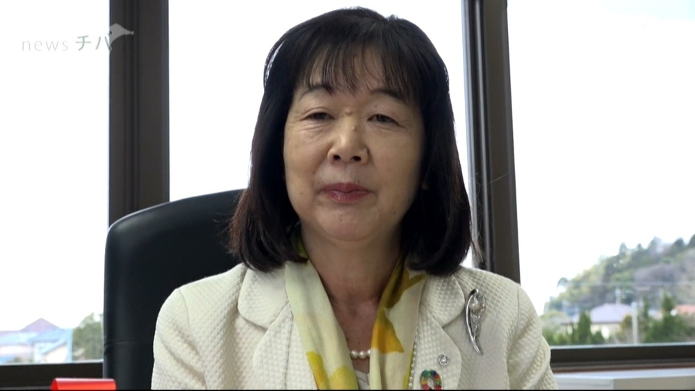 千葉県多古町では初の女性町長 初登庁で「共に力を尽くす」と訓示