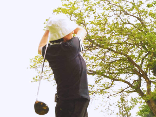 牧野裕のEnjoy Golf～アゴの高いバンカーショットの打ち方について～