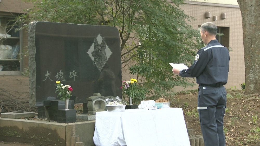 不正薬物摘発に尽力　麻薬探知犬へ感謝込め慰霊祭　千葉・成田市