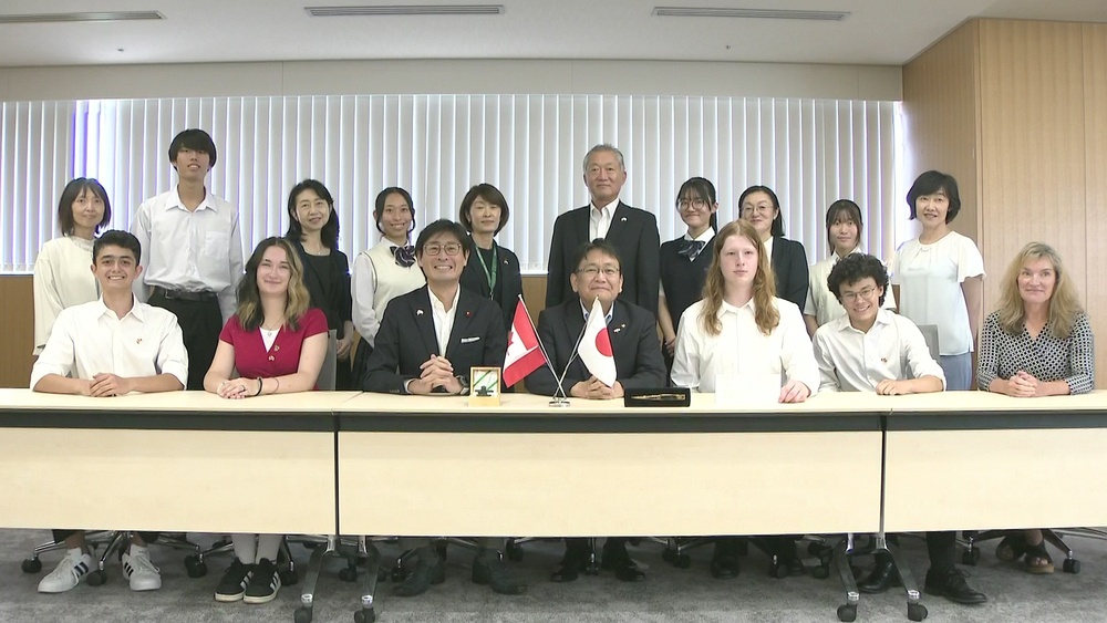 カナダの高校生が日本文化を学びにホームステイ　姉妹都市の千葉市役所を訪問