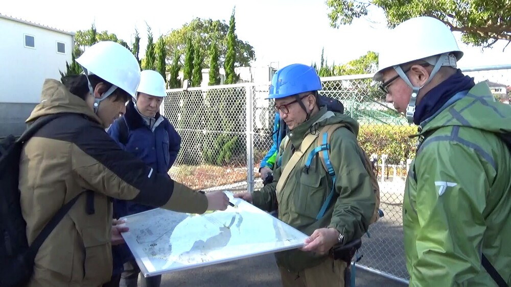 鴨川メガソーラー問題　有識者委員が視察　伐採森林の復旧に土壌安定化必要