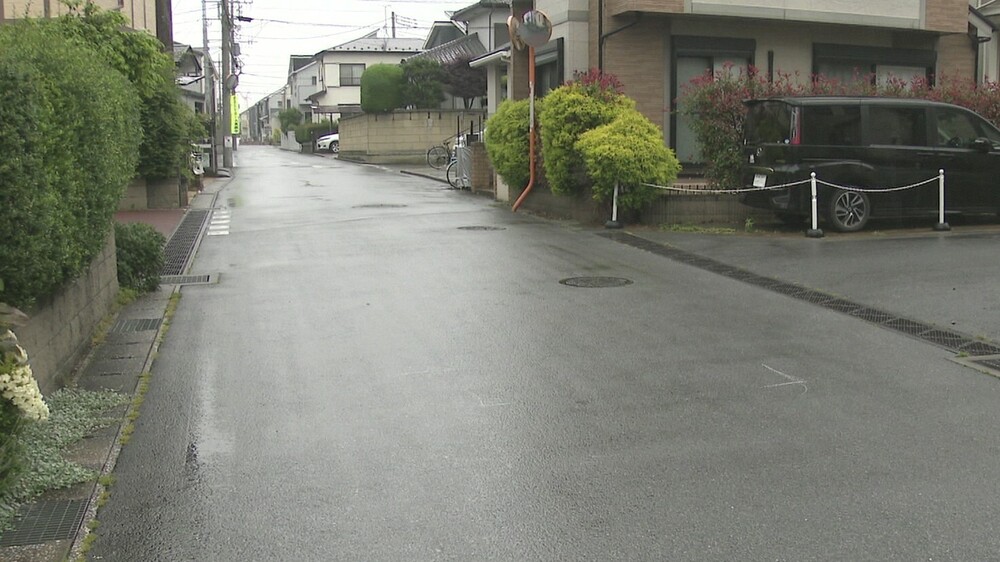 「わき見をしてしまい」柏市の住宅街で男子児童がトラックにはねられ重傷