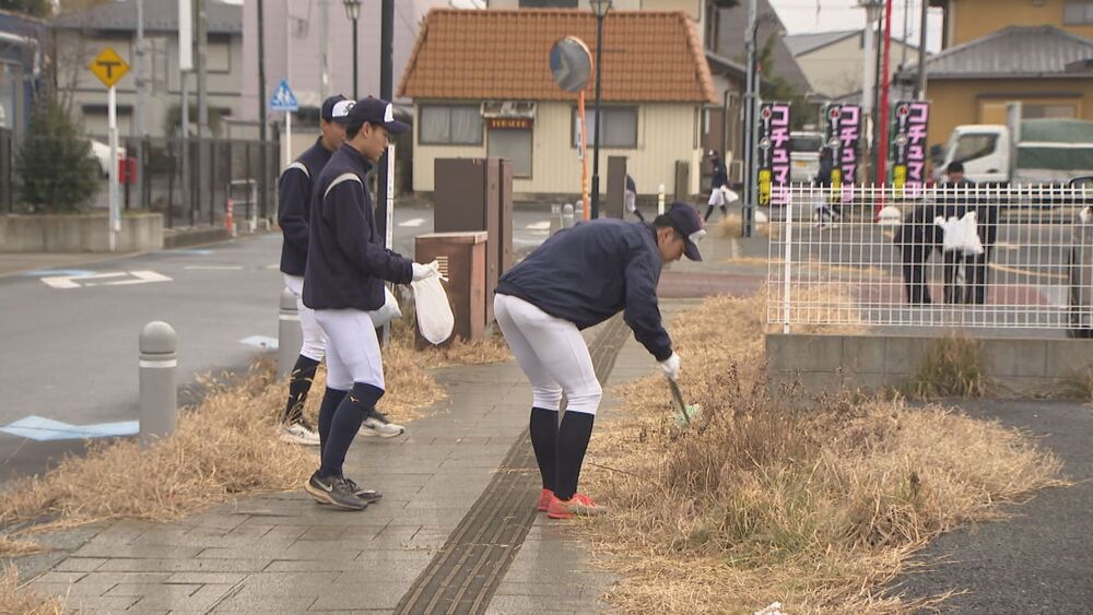 センバツ出場の千葉黎明高校　球児たちが地元・千葉県八街市でゴミ拾い