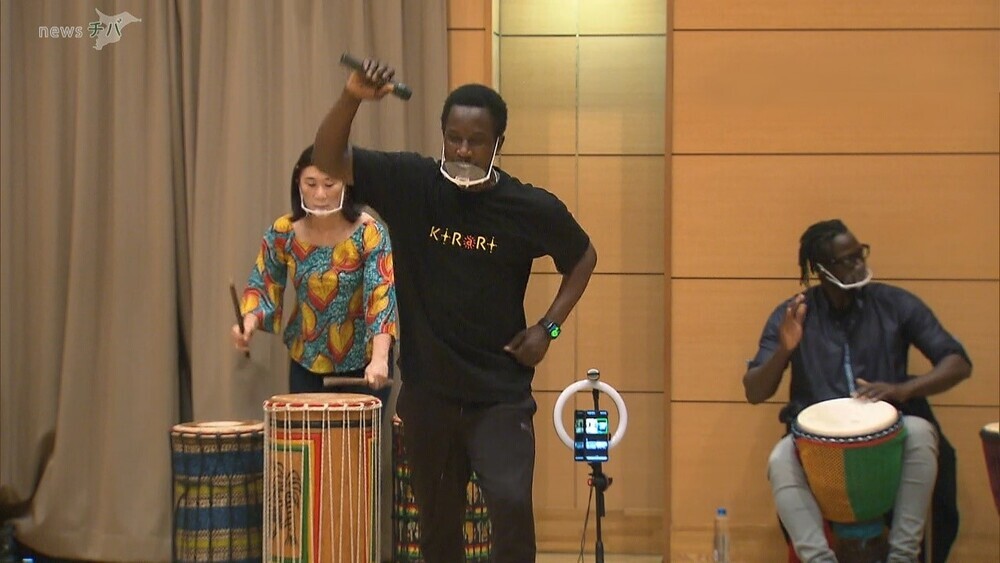 アフリカンダンスで交流「肌の色や障がいの有無に関係なく心で通じあえる」