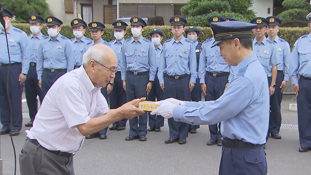 「電話ｄｅ詐欺ディフェンス作戦」 警察官が防犯の大切さ呼びかけ　千葉県船橋市
