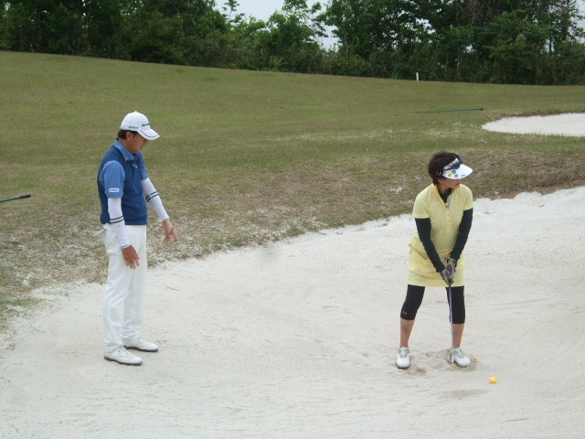 牧野裕のEnjoy Golf～打ち上げのバンカーショットのアドバイス