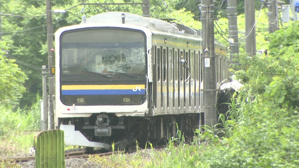 【速報】山武市の総武本線の踏切で列車とダンプカーが衝突　運転手を救急搬送