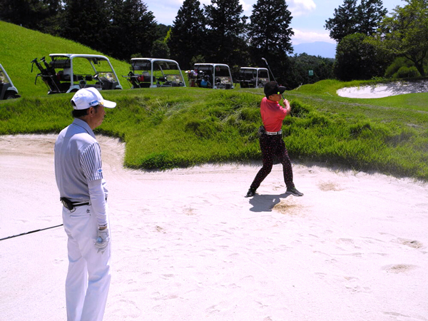 牧野裕のEnjoy Golf～バンカーショットの距離感についてアドバイス～