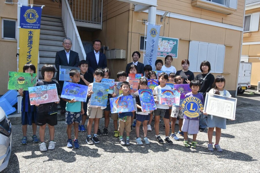 絵画コンクールで団体賞を受賞！力作を続々と制作　千葉県木更津市の学童保育施設