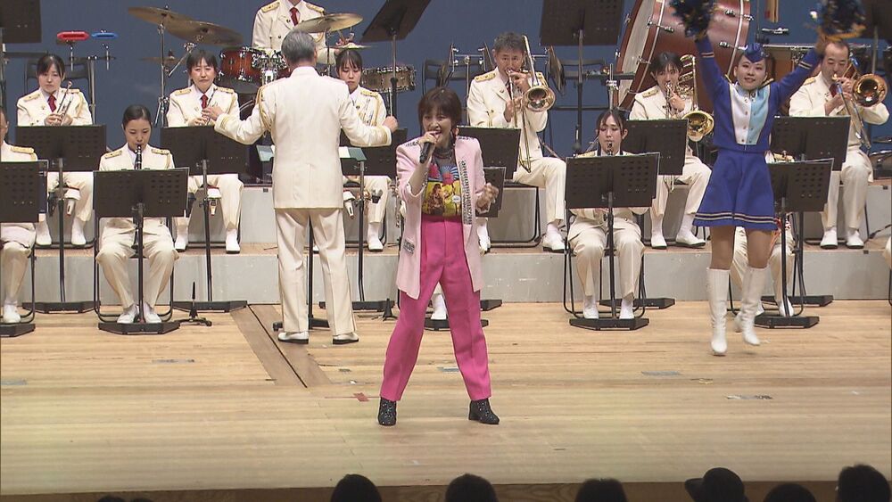 千葉県警察創立１５０年記念演奏会　ゲストに荻野目洋子さんら