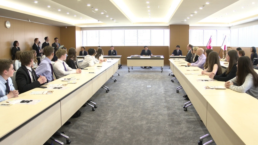 「日本とカナダの架け橋に」千葉市にホームステイ中のカナダの中学生　市長と交流