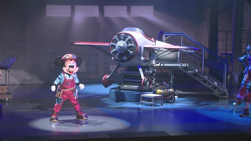 東京ディズニーシーで新しいステージショー　組み立てて最後は大空へ！
