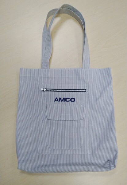 廃棄予定の作業服からトートバッグに再生　成田空港関連企業がSDGs推進