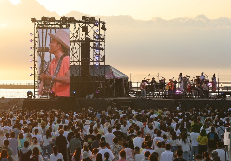 「エモすぎる…」と話題！平井 大が稲毛海岸で約3年ぶりのビーチフェス開催
