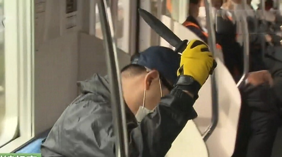 「むやみに飛び込まない」突然の襲撃に備え 東武鉄道で警察と駅員などが合同訓練