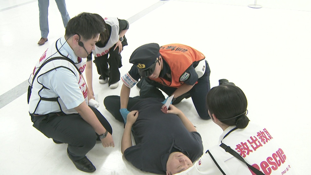 外国人負傷者への対応や情報収集を確認　成田空港で大地震を想定した防災訓練