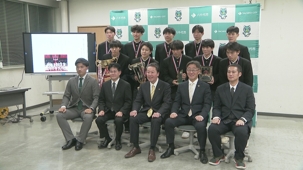 ウインターカップ出場の八千代高校バスケ部　市長に全国大会での活躍を誓う