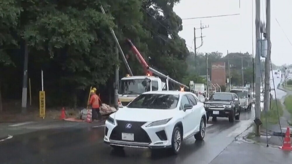 船橋市内の県道 トレーラーなど車４台の事故 １人死亡