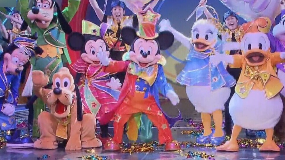 東京ディズニーランドが開園40周年 記念のセレモニーに盛り上がる