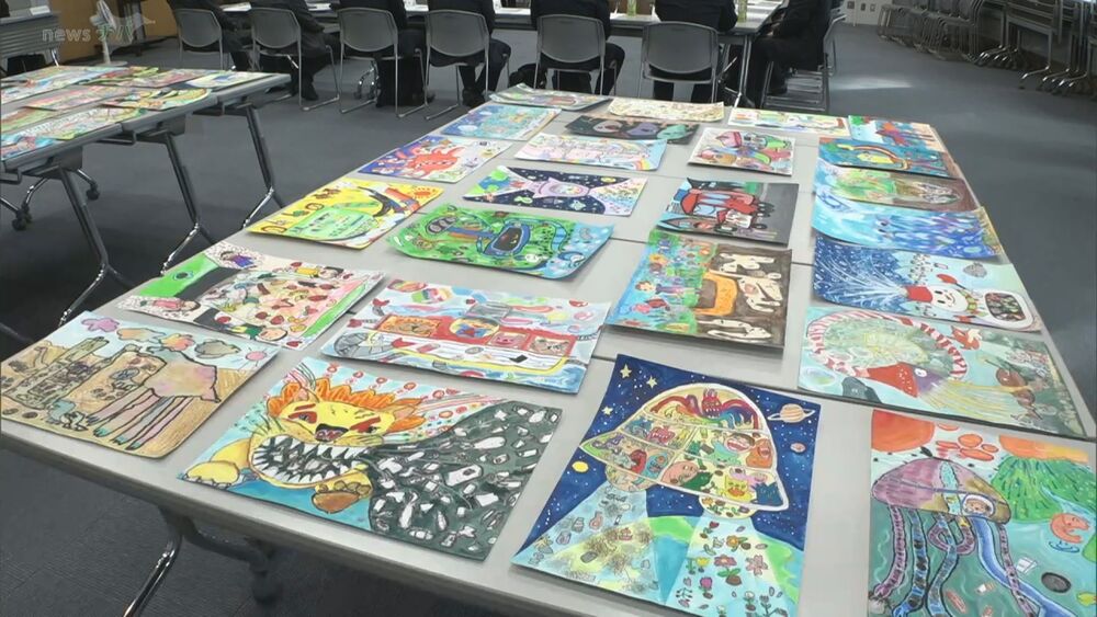  テーマは「未来のごみ箱」 夏休みエコ絵画コンクール選考会
