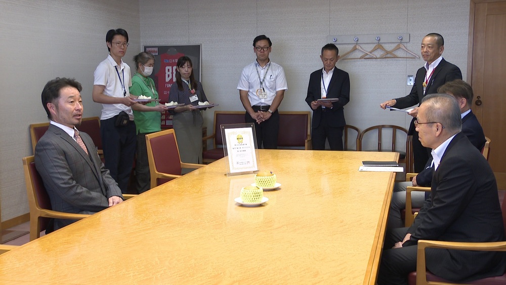 千葉県船橋市のナシ農家の新品種が「全国梨選手権」で最高金賞　市長も試食で絶賛