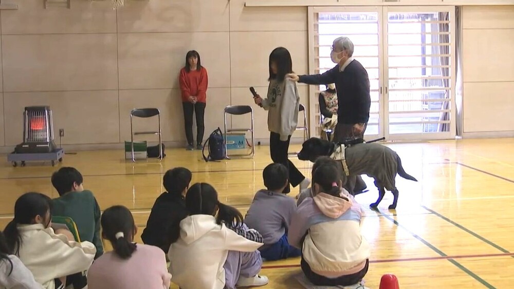 「盲導犬もっと知って」　地元ユーザーが講演